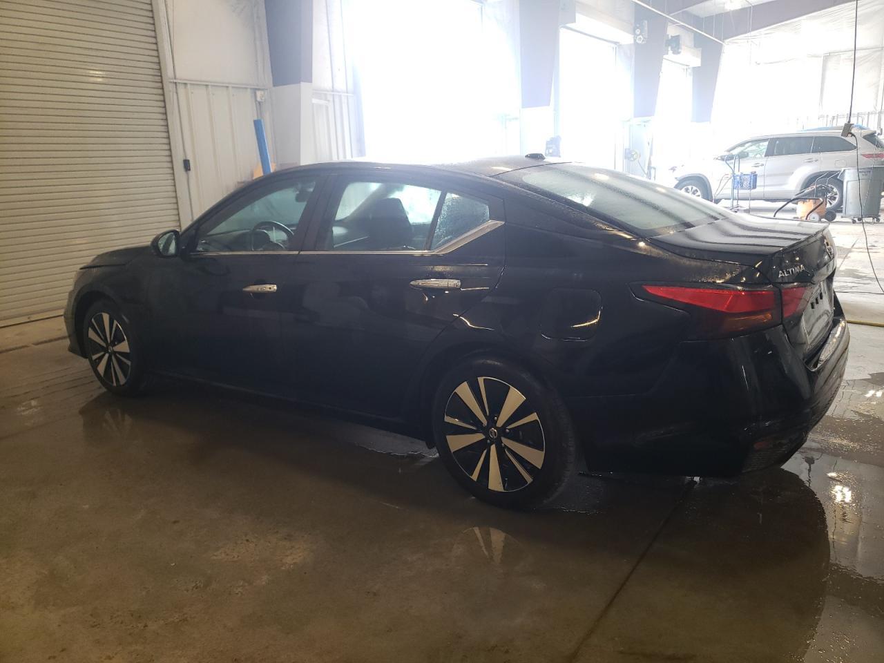 2022 Nissan Altima Sv - Image 2