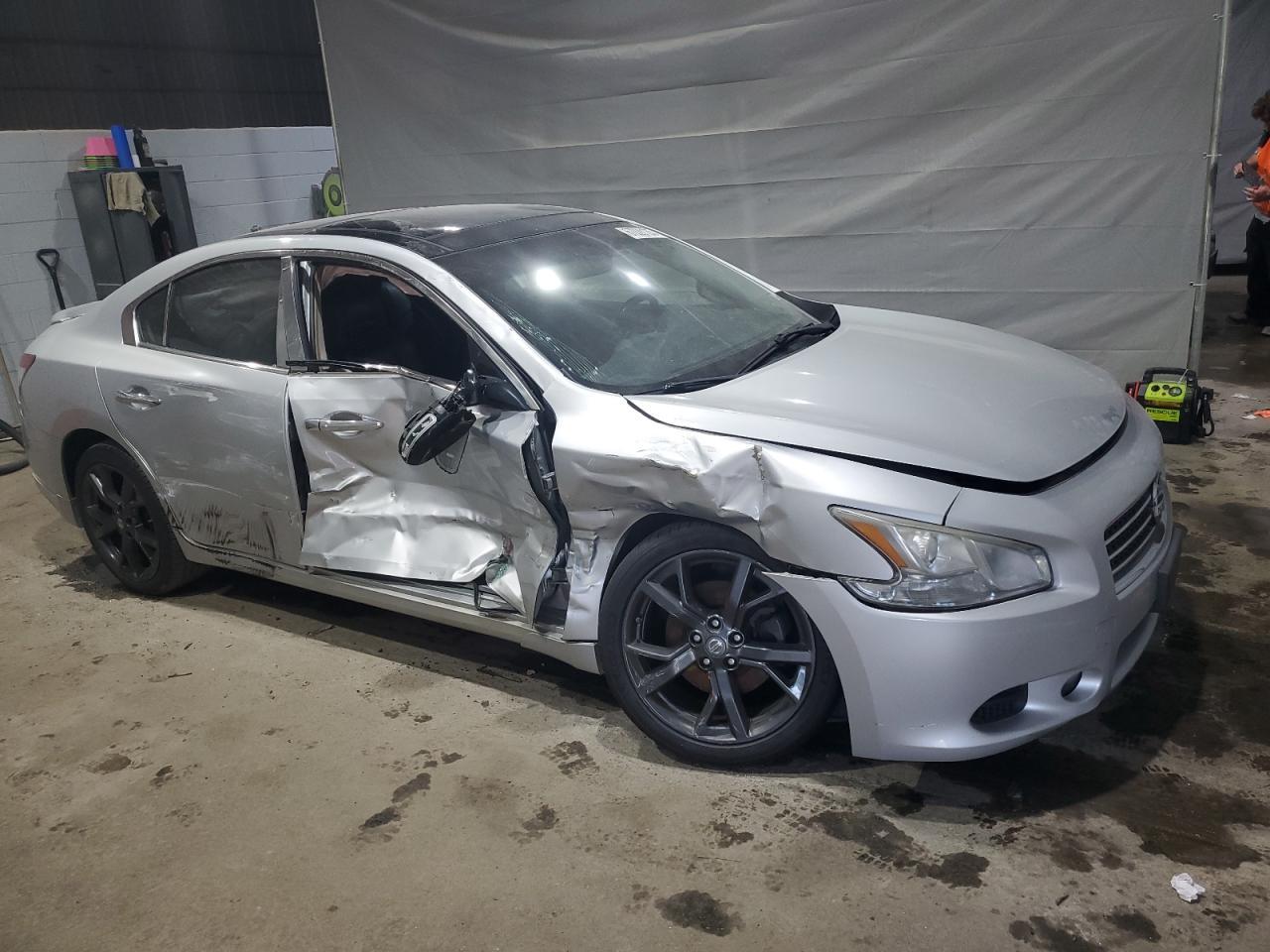 2010 Nissan Maxima S - Image 4