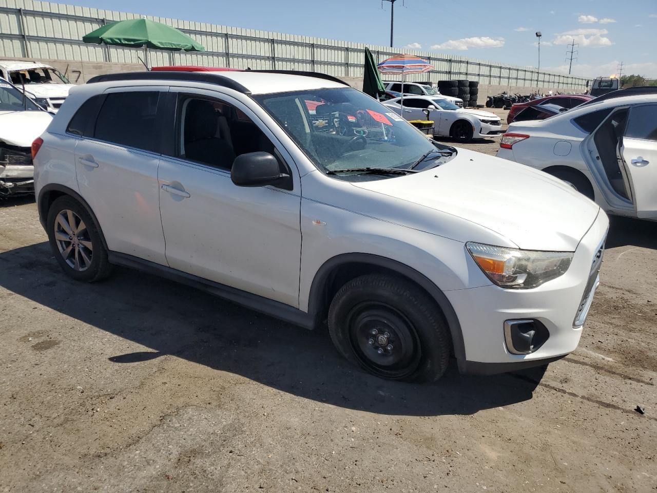 2013 Mitsubishi Outlander Sport Le - Image 4