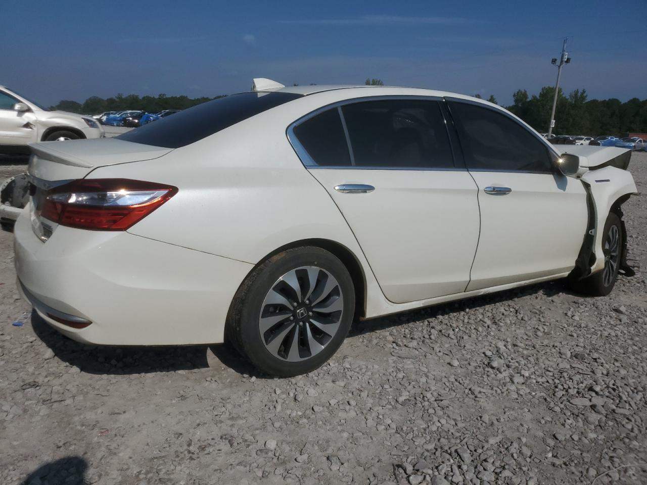 2017 Honda Accord Hybrid - Image 3
