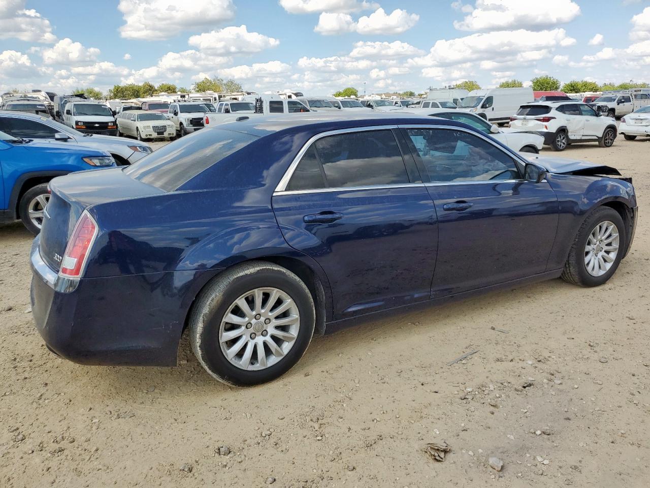 2013 Chrysler 300 - Фото 3