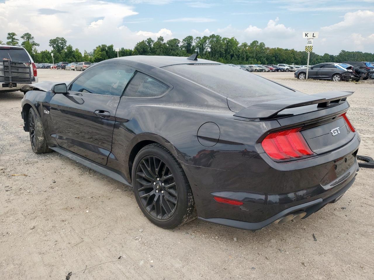 2023 Ford Mustang Gt - Фото 2