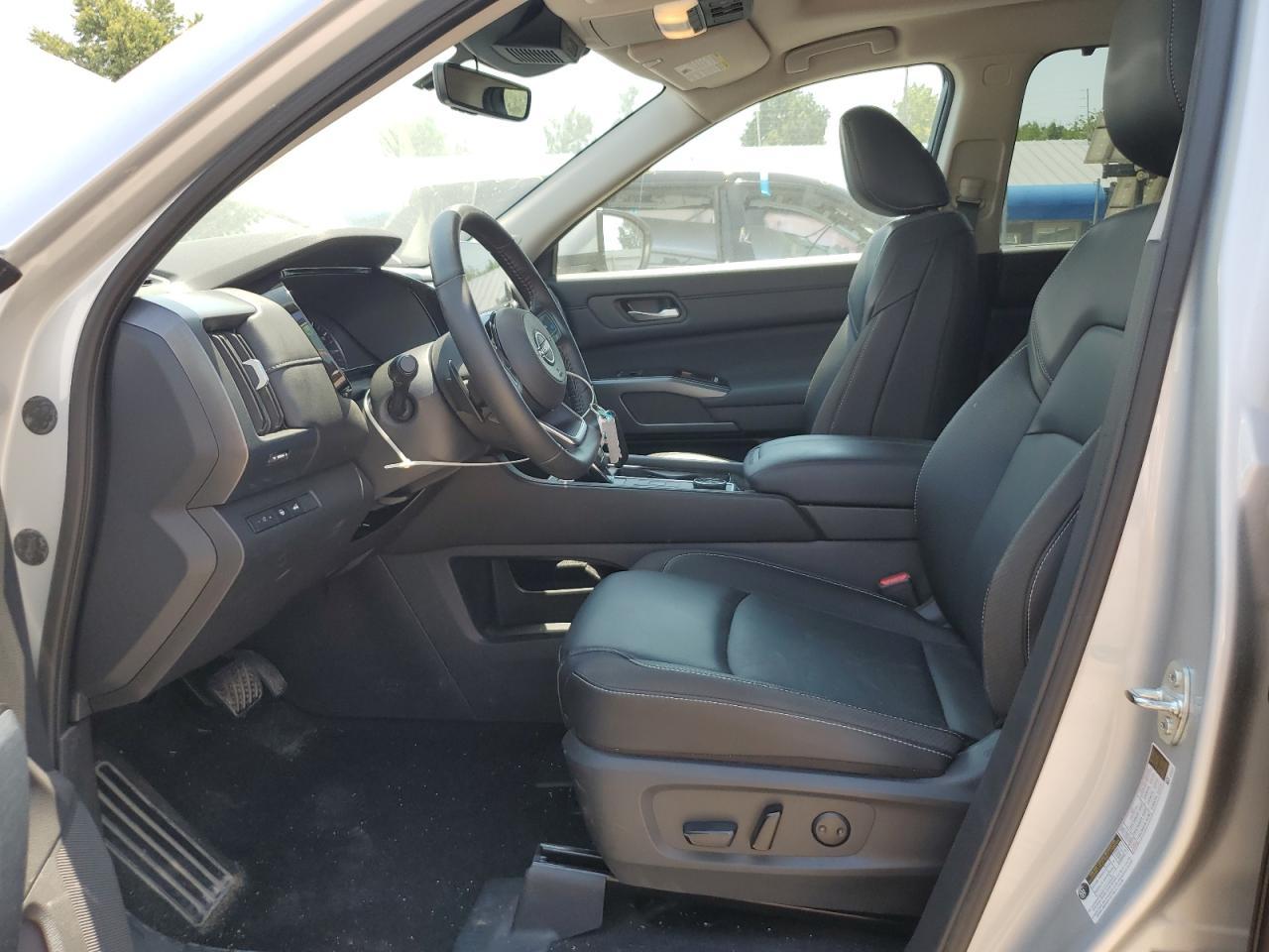 2025 Nissan Pathfinder Sl - Фото 7
