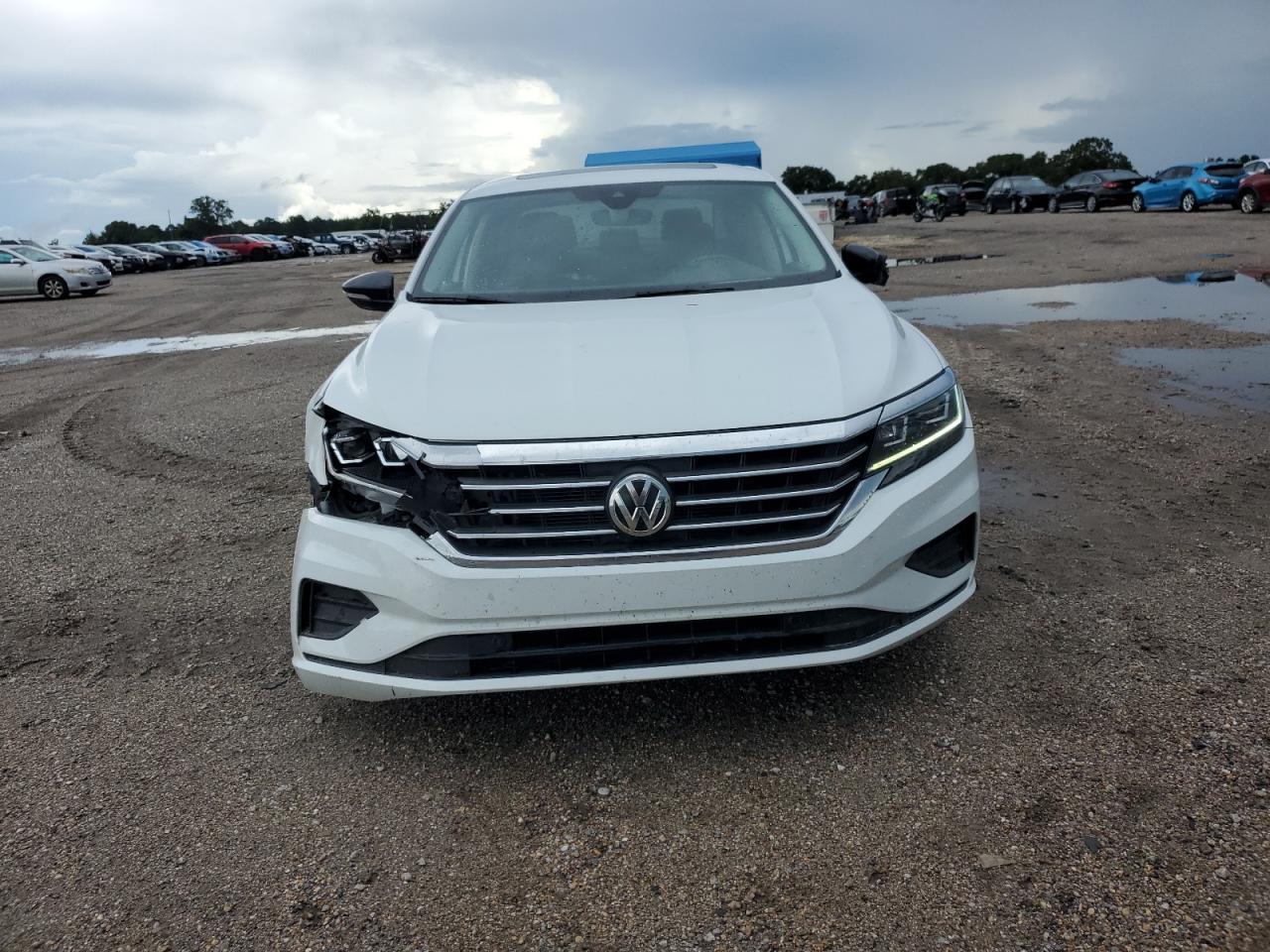 2022 Volkswagen Passat Limited Edition - Фото 5