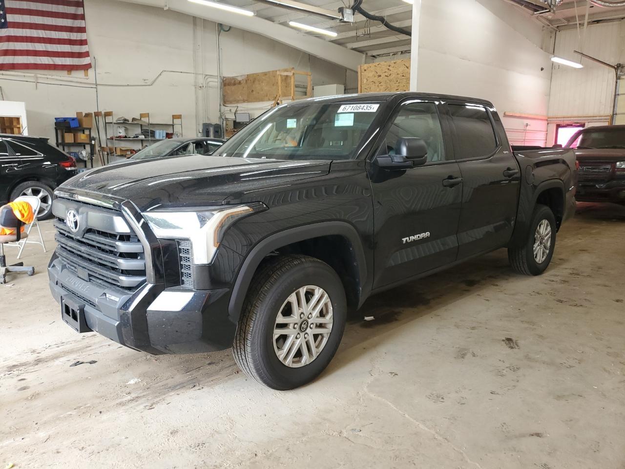 2025 Toyota Tundra Crewmax Sr
