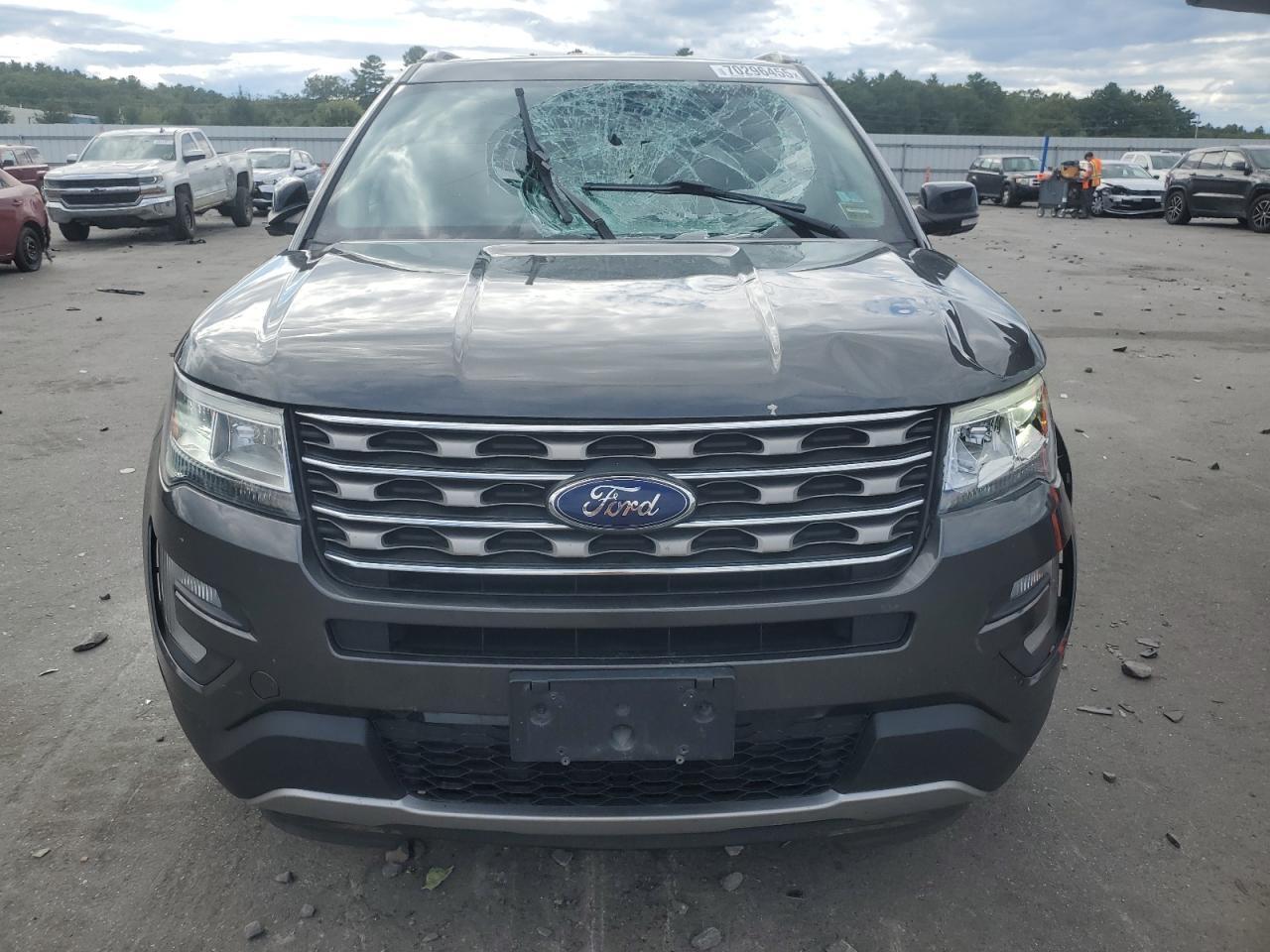 2017 Ford Explorer Xlt - Image 5