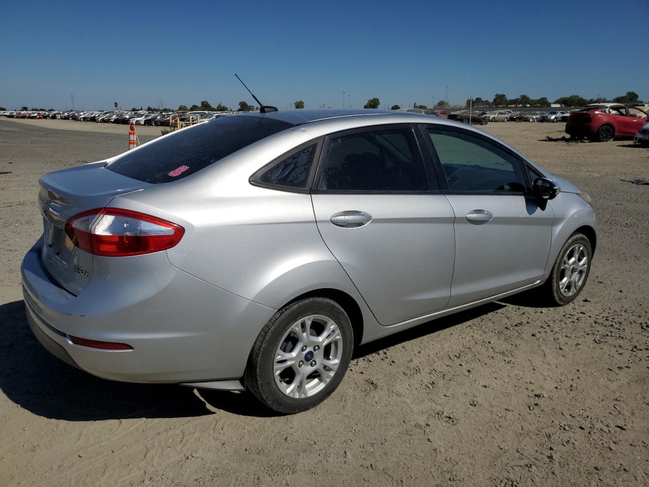 2014 Ford Fiesta Se - Фото 3