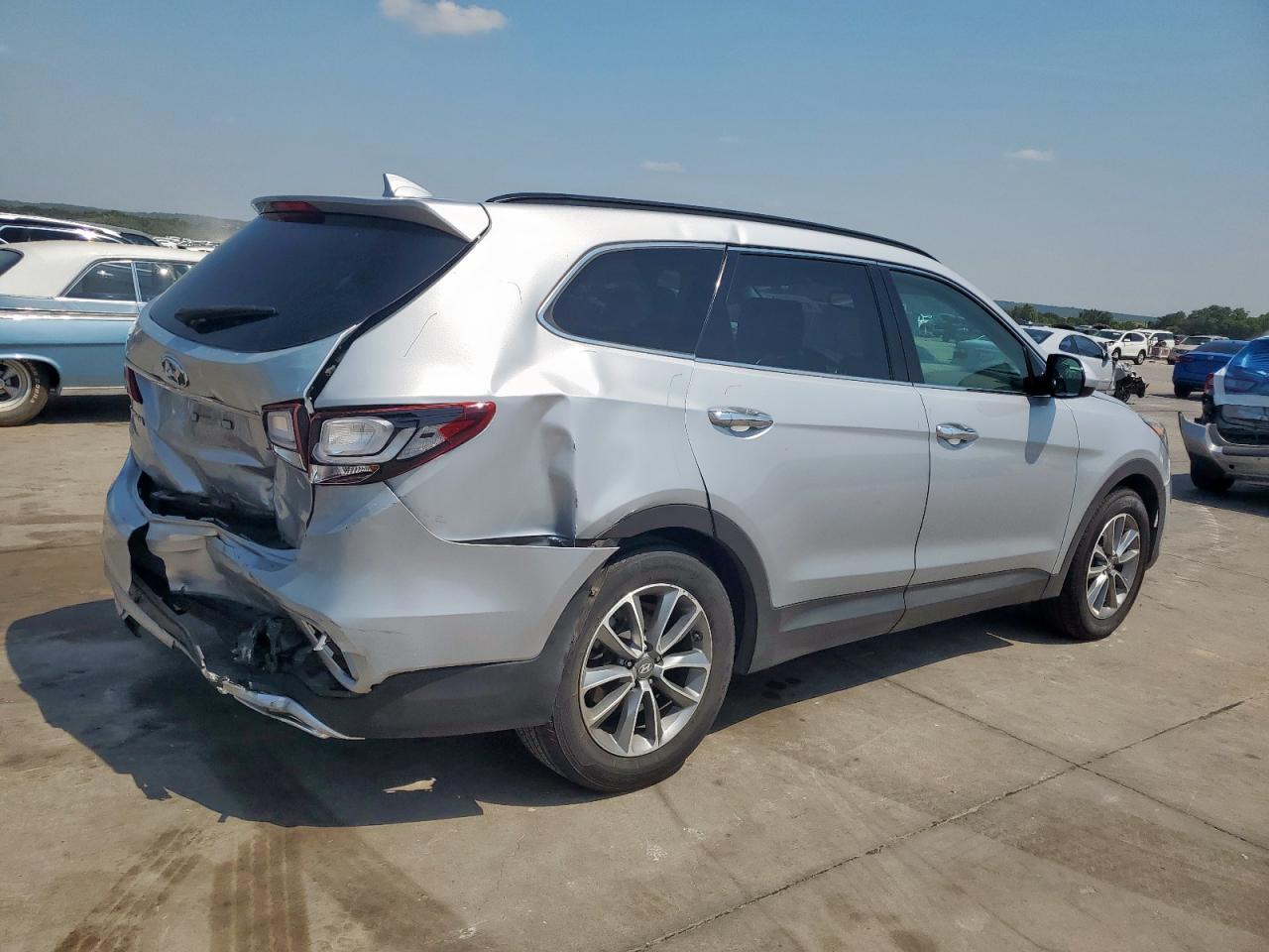 2017 Hyundai Santa Fe Se - Фото 3