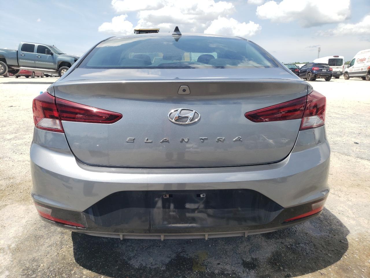 2019 Hyundai Elantra Sel - Фото 6