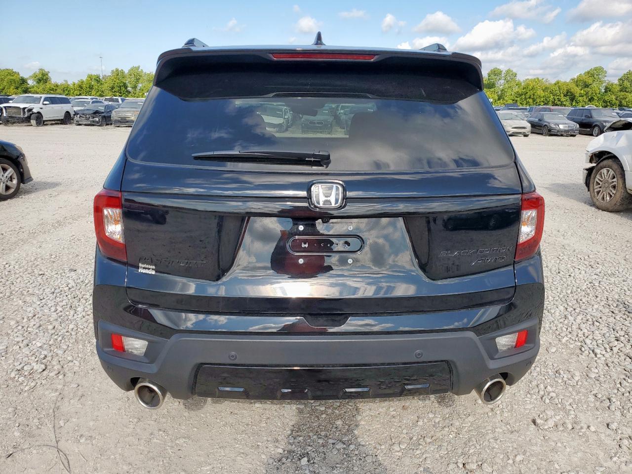 2024 Honda Passport Black Edition - Image 6