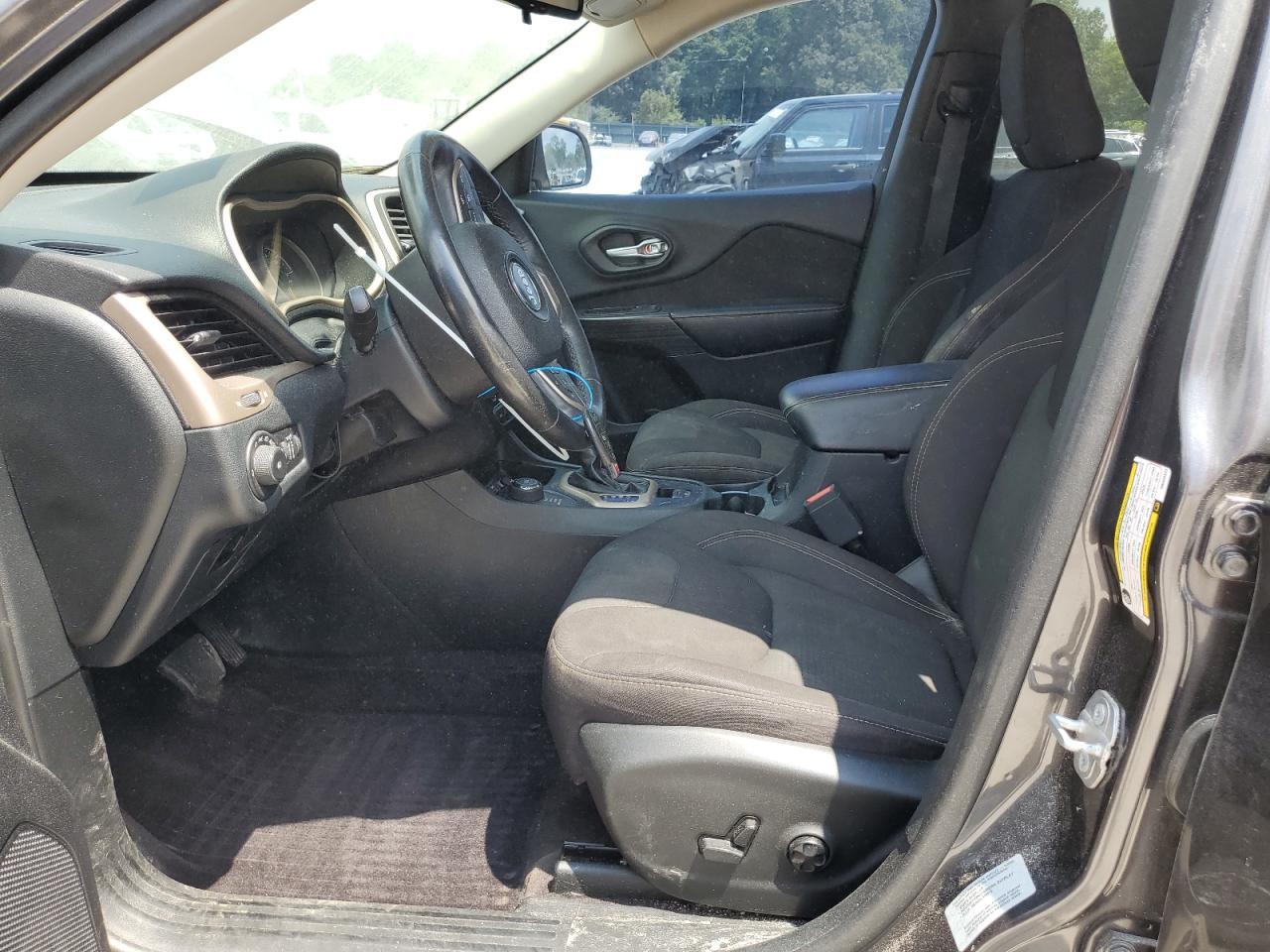 2016 Jeep Cherokee Latitude - Image 7