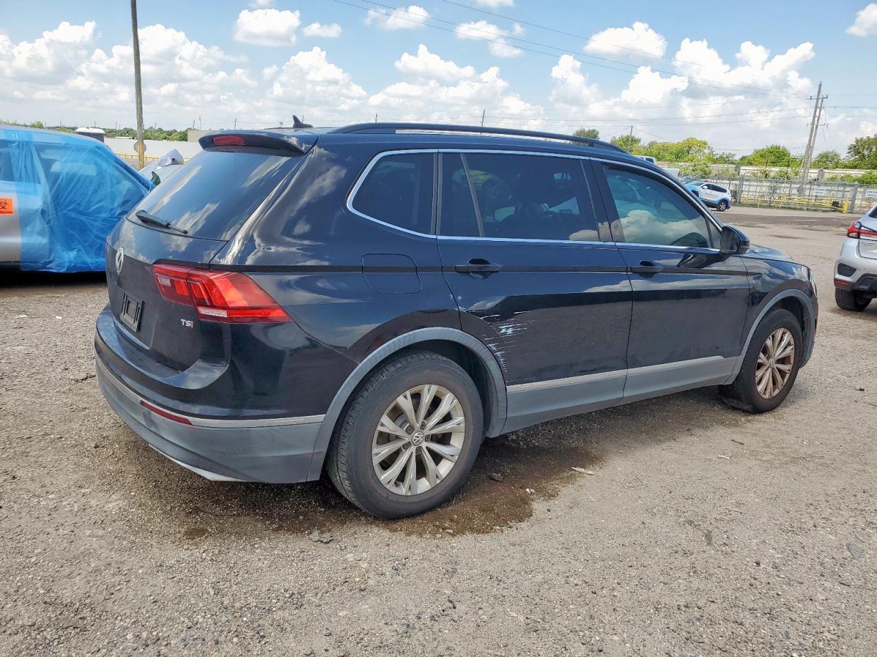 2018 Volkswagen Tiguan Se - Фото 3
