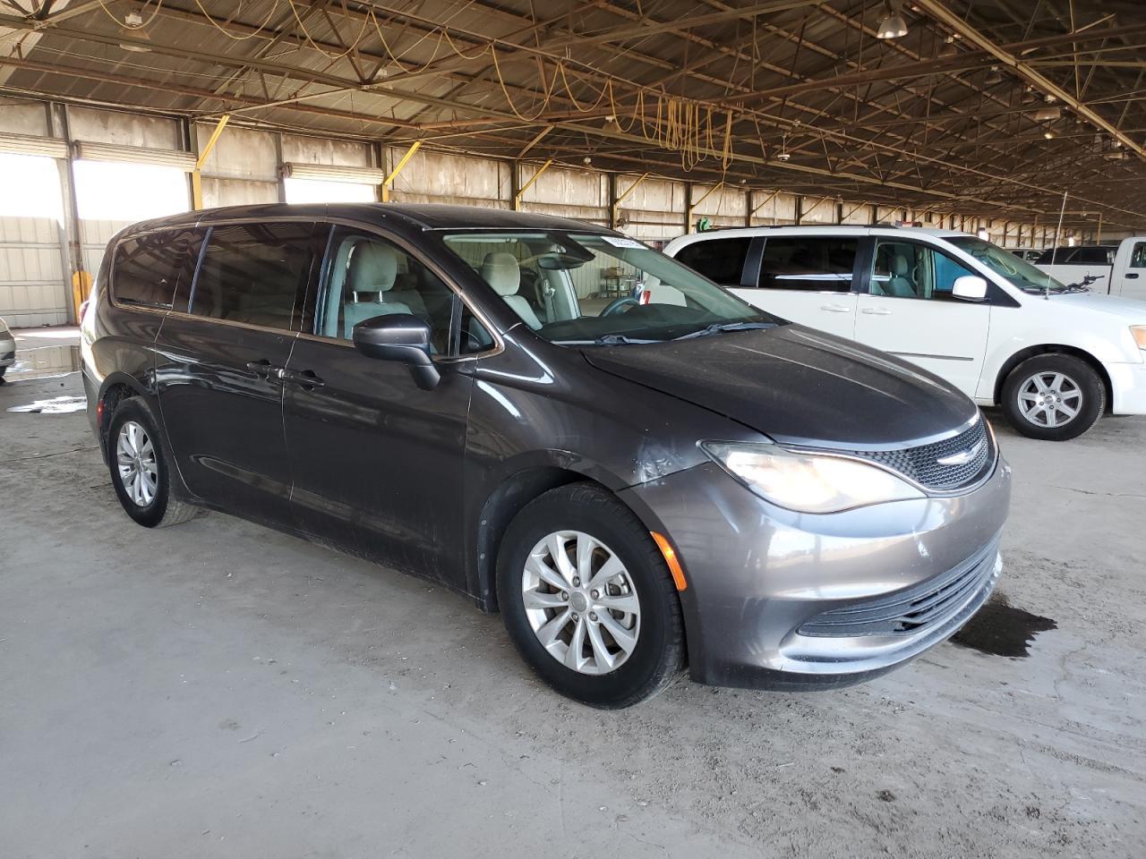 2017 Chrysler Pacifica Touring - Фото 4