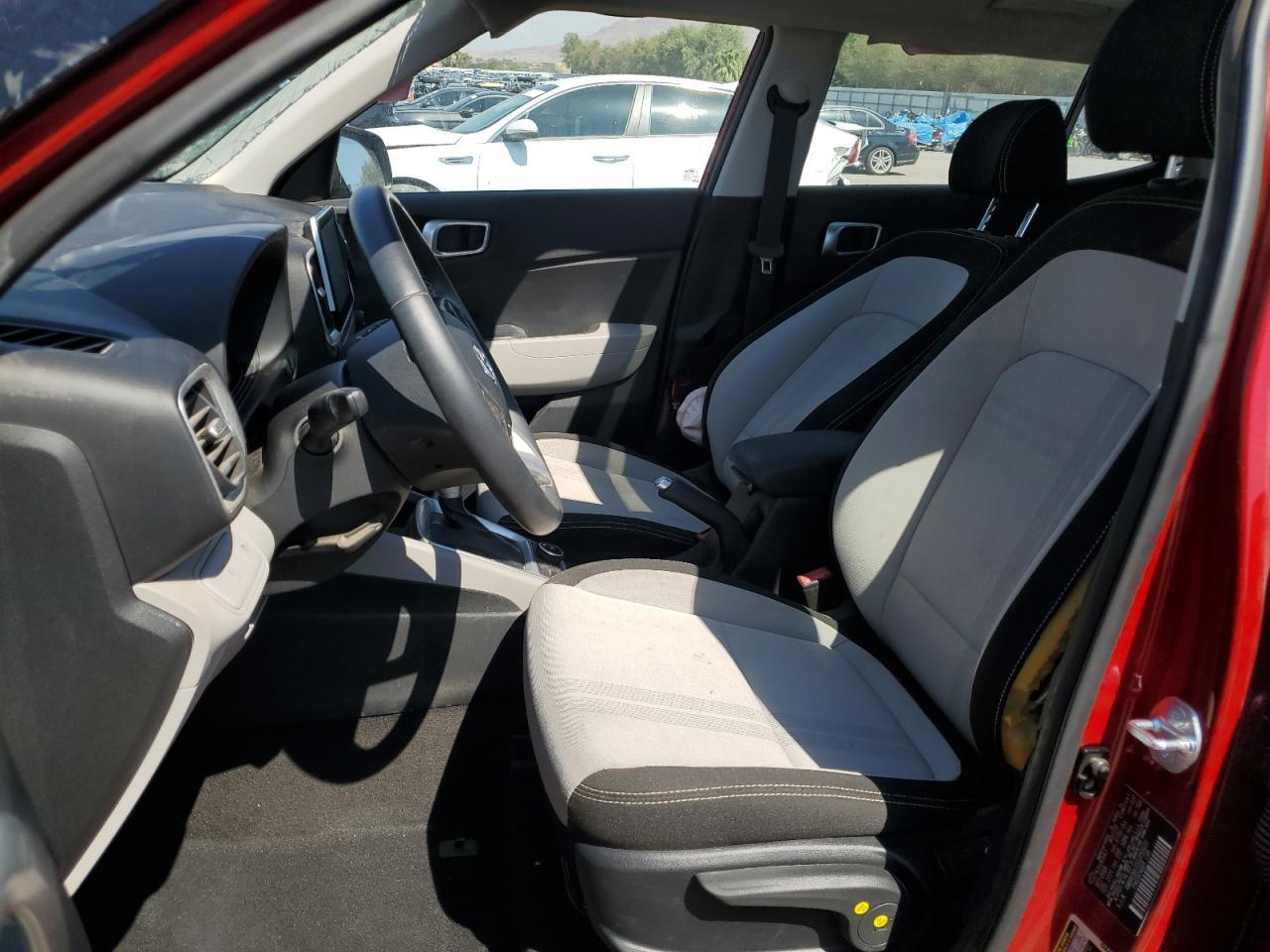 2025 Hyundai Venue Sel - Image 7