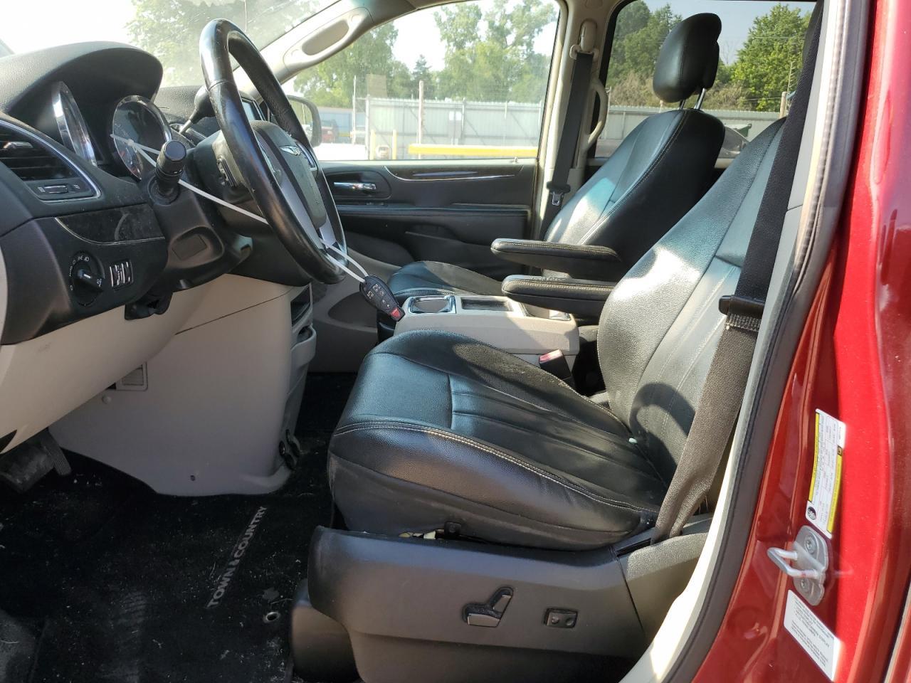 2013 Chrysler Town & Country Touring - Фото 7