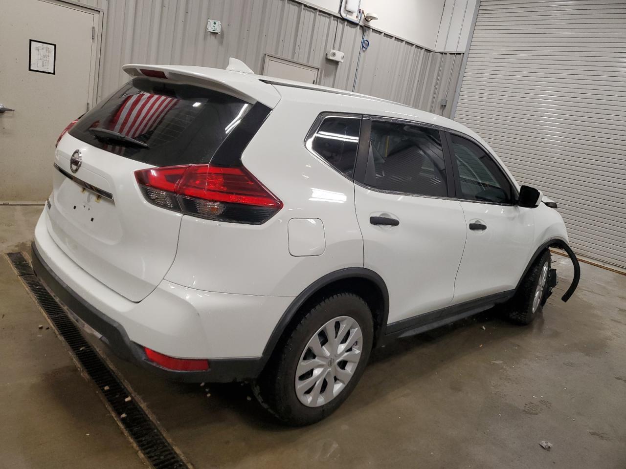 2017 Nissan Rogue S - Фото 3