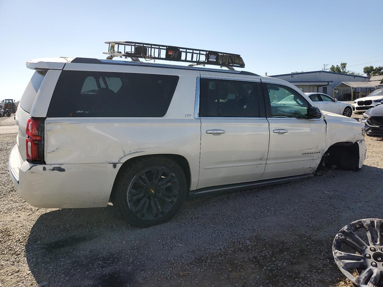 2015 Chevrolet Suburban K1500 Ltz - Image 3