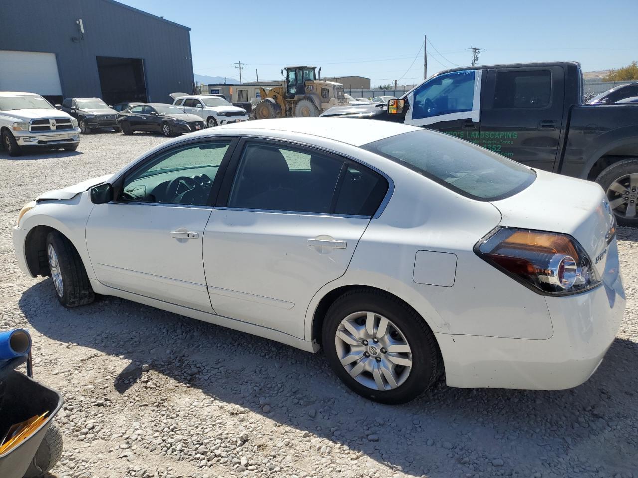2011 Nissan Altima Base - Фото 2