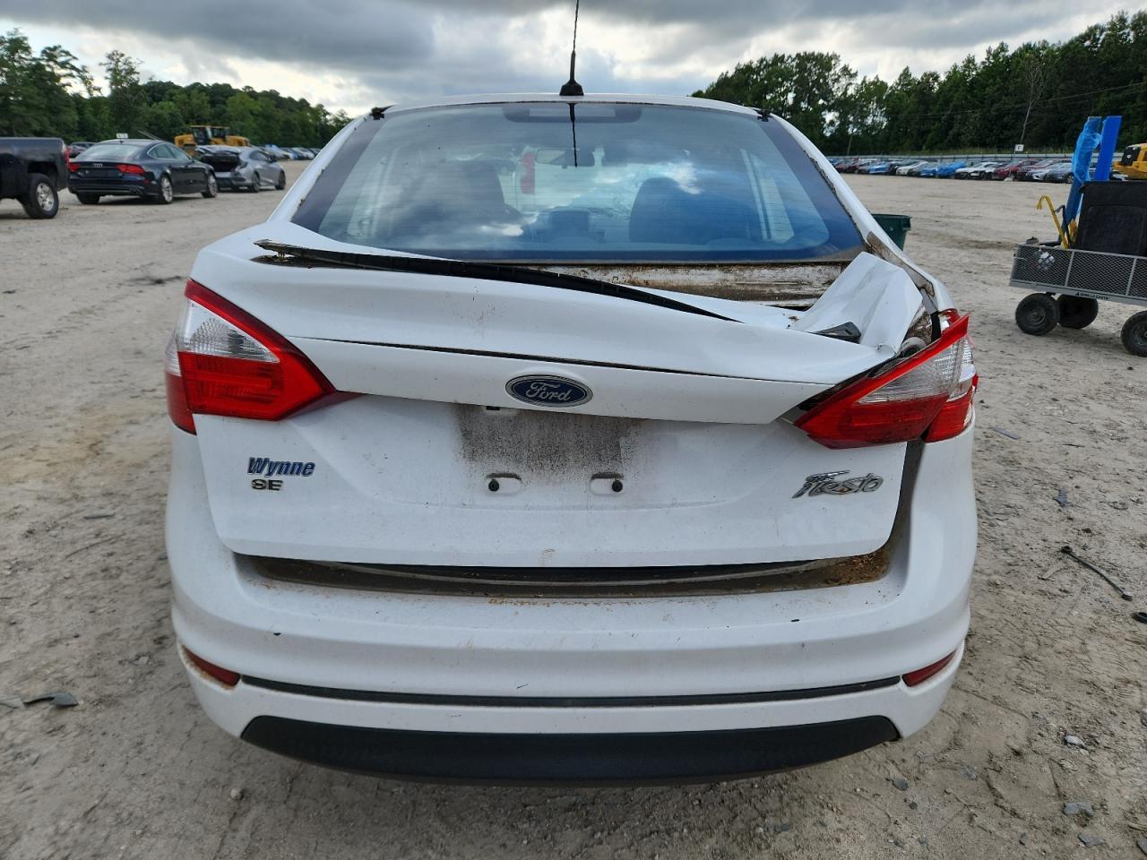 2014 Ford Fiesta Se - Фото 6
