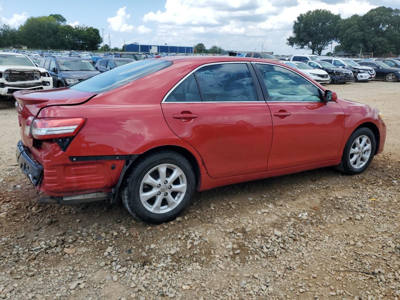 2011 Toyota Camry Base - Фото 3