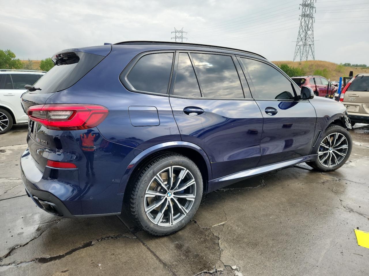 2020 BMW X5 M50I - Фото 3