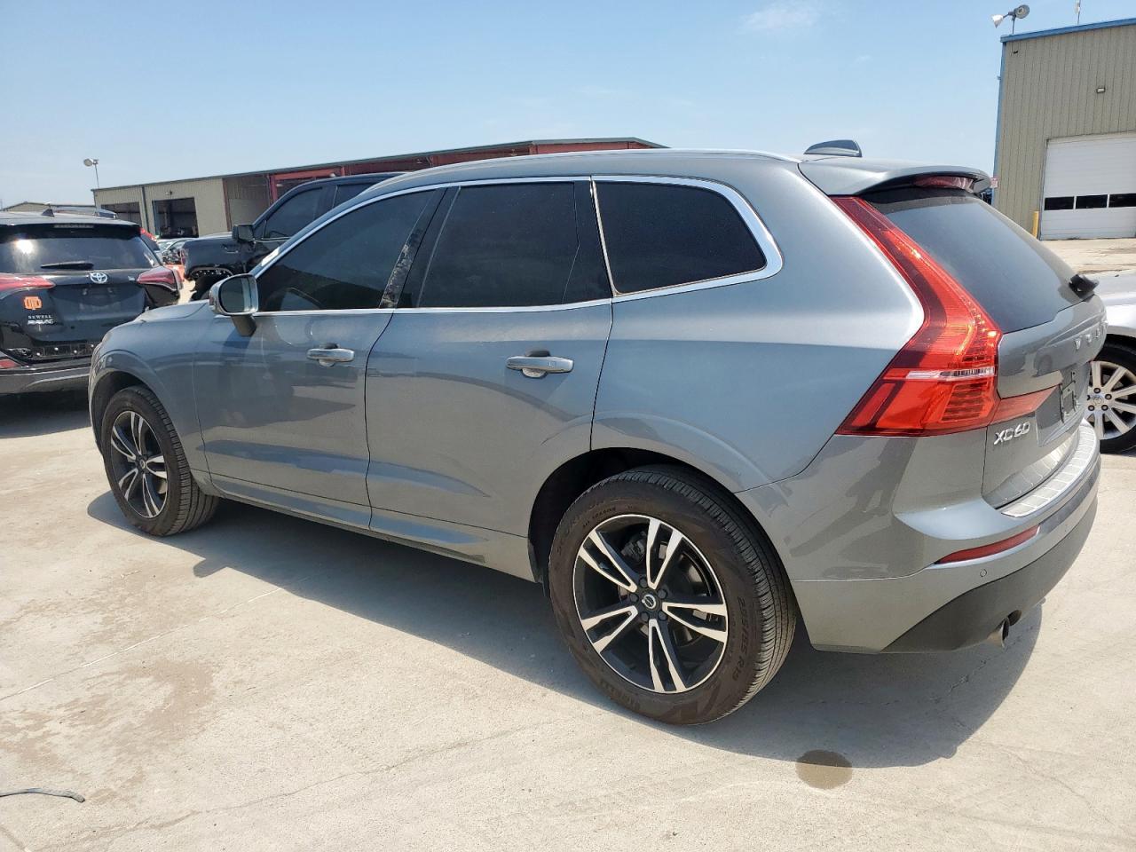 2021 Volvo Xc60 T5 Momentum - Image 2