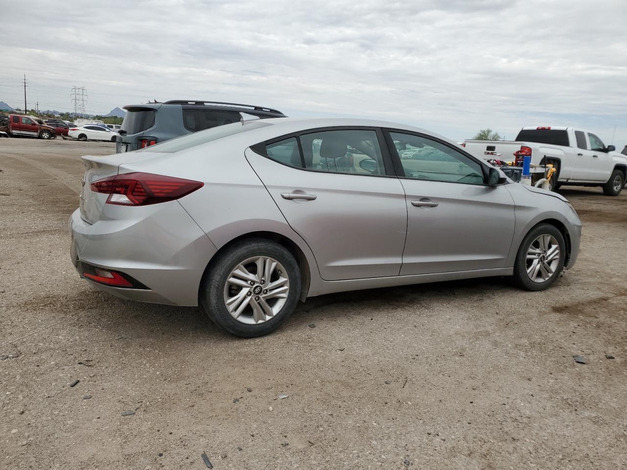 2020 Hyundai Elantra Sel - Фото 3