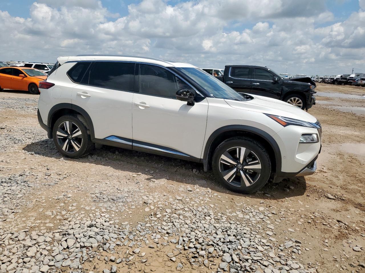 2021 Nissan Rogue Platinum - Фото 4