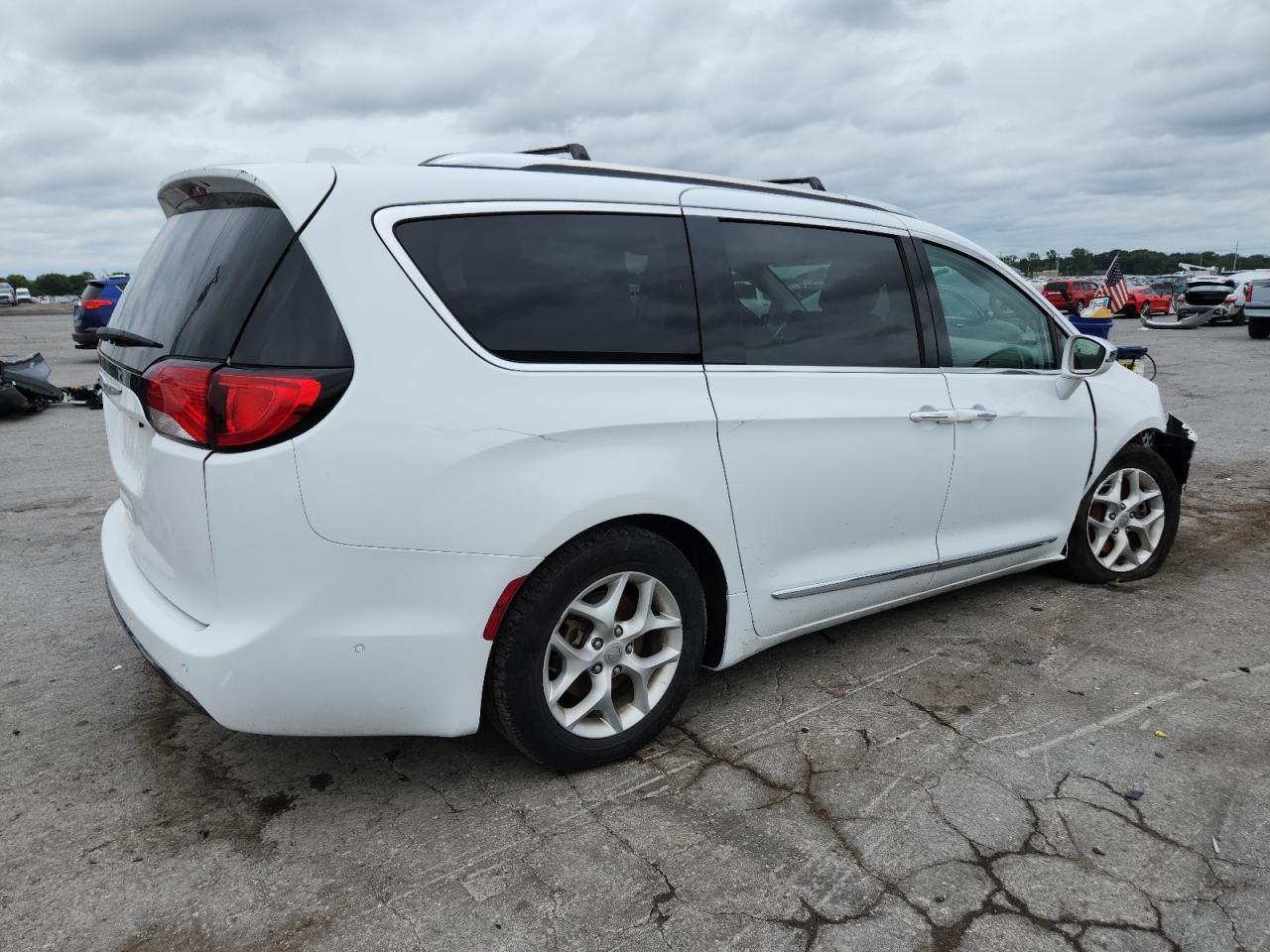 2020 Chrysler Pacifica Limited - Фото 3