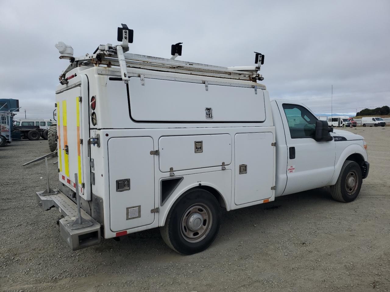 2013 Ford F-350 Sd Utility Truck ** R & D * Cln Title * Pri Fleet ** - Image 3