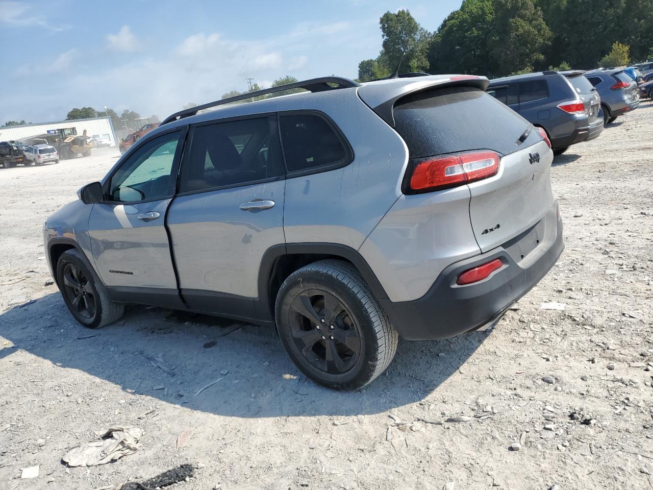 2015 Jeep Cherokee Latitude - Фото 2