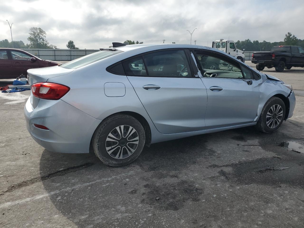 2017 Chevrolet Cruze Ls - Фото 3
