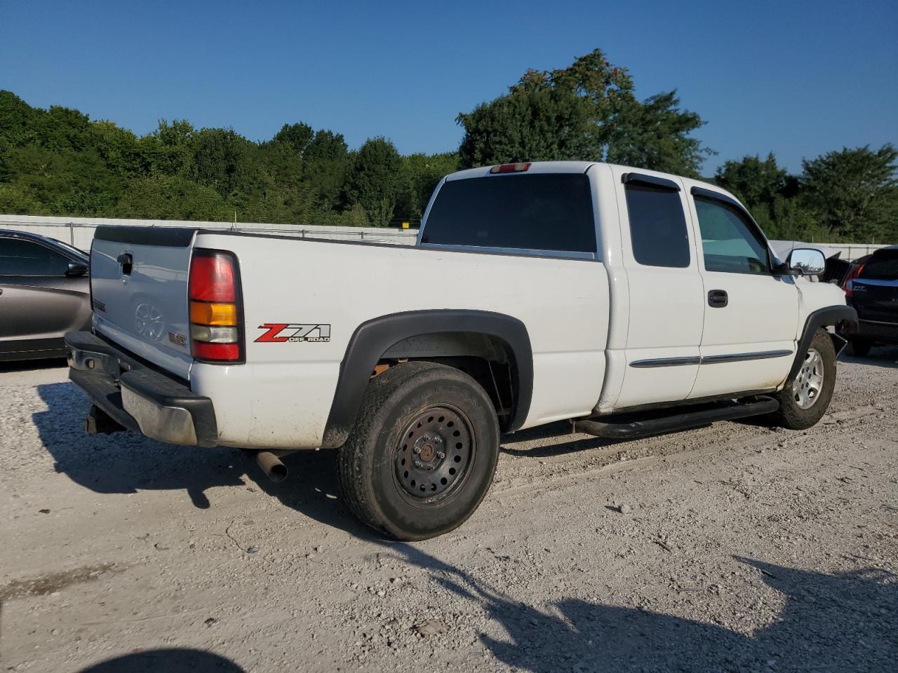 2005 GMC New Sierra K1500 - Image 3