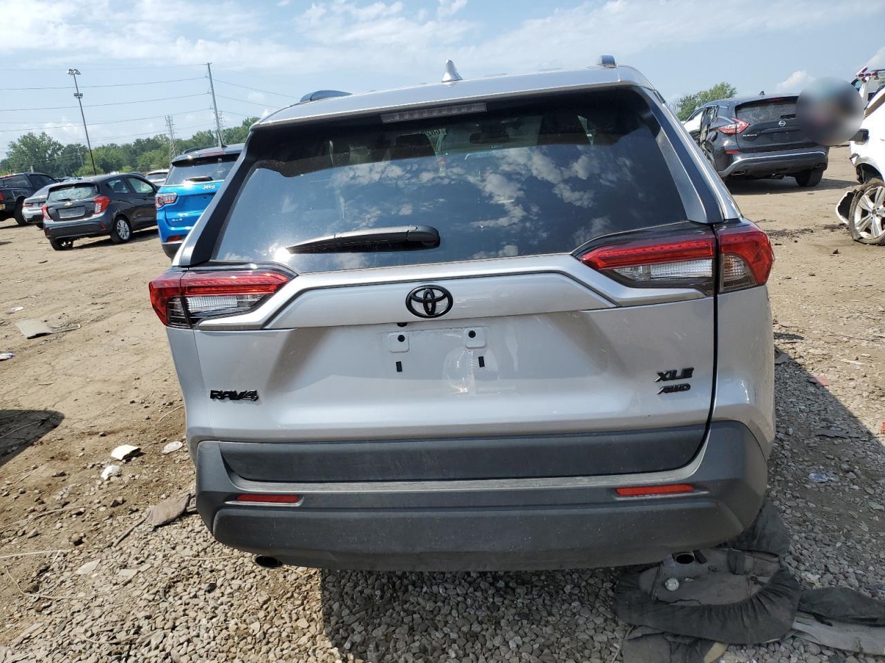 2025 Toyota Rav4 Xle Premium - Image 6