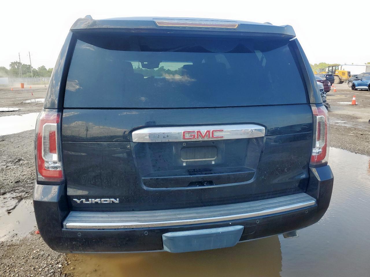 2015 GMC Yukon Denali - Фото 6