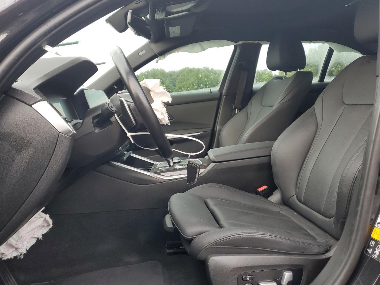 2021 BMW 330Xi - Фото 7