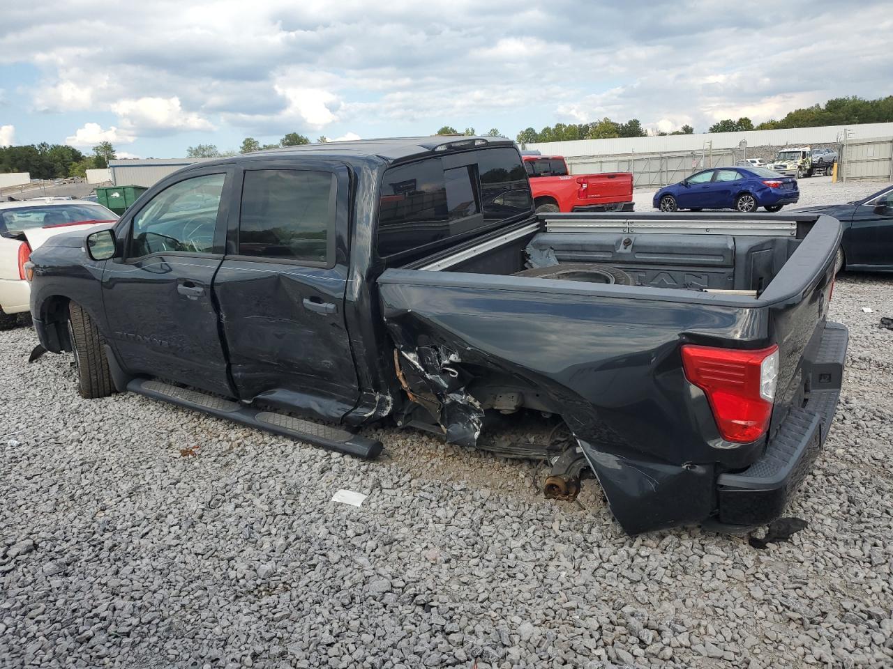 2019 Nissan Titan Platinum Reserve - Фото 2