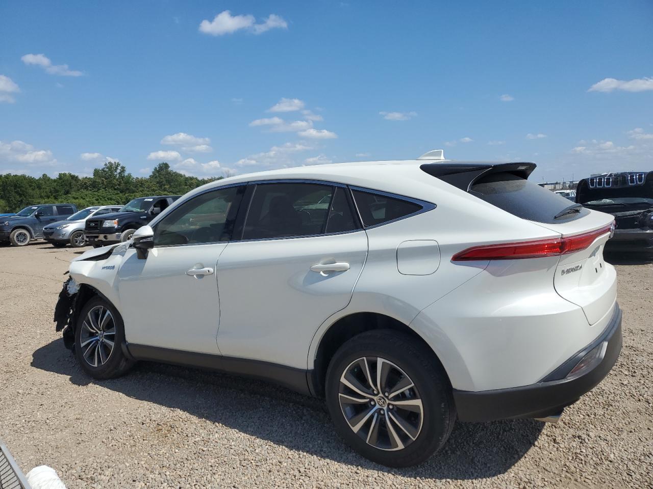 2021 Toyota Venza Le - Фото 2