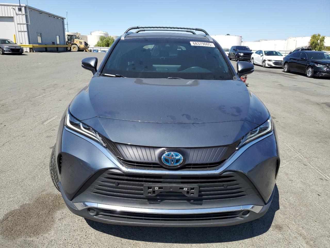 2021 Toyota Venza Le - Image 5