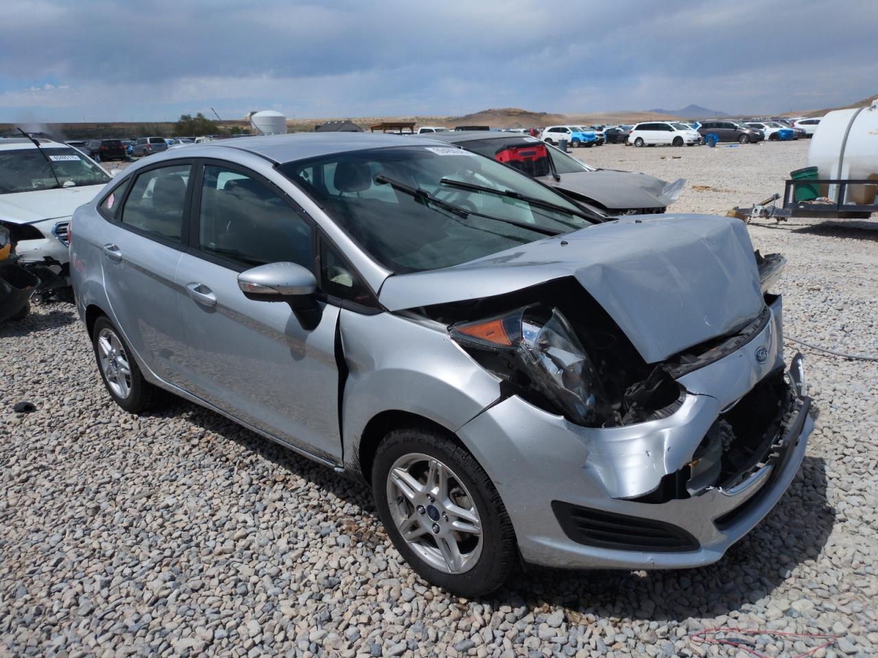 2017 Ford Fiesta Se - Фото 4