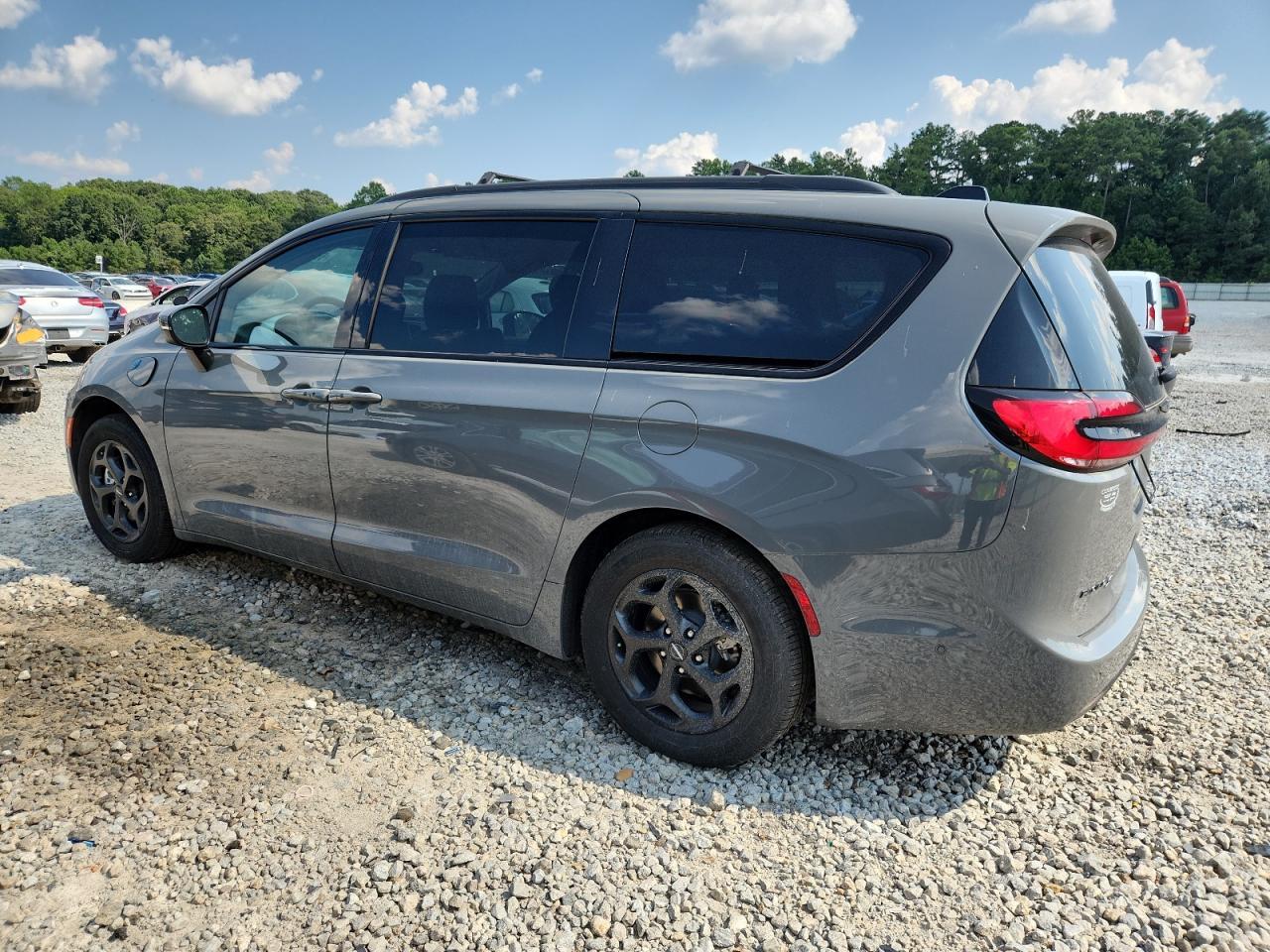 2023 Chrysler Pacifica Hybrid Touring L - Фото 2