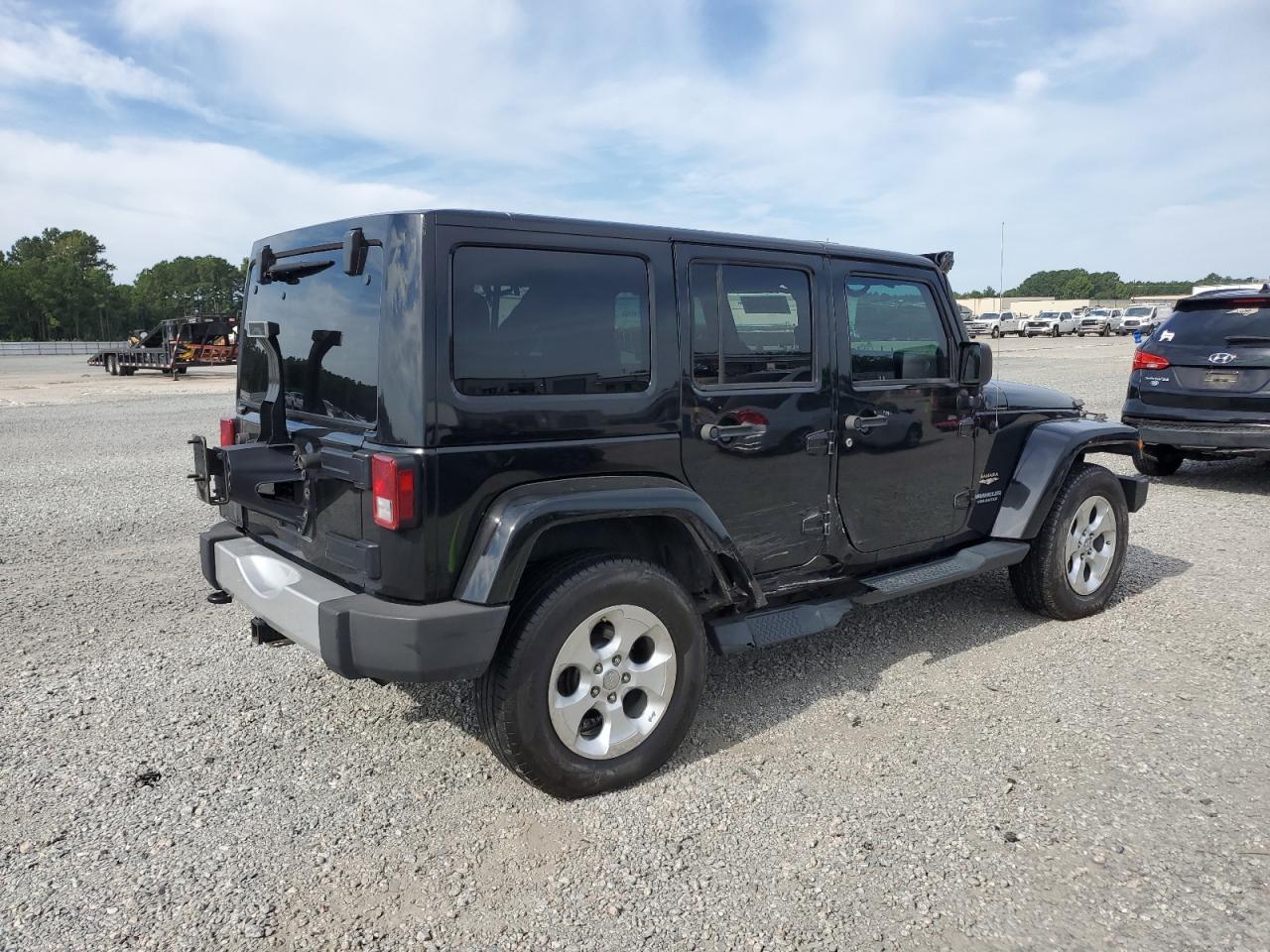 2013 Jeep Wrangler Unlimited Sahara - Фото 3