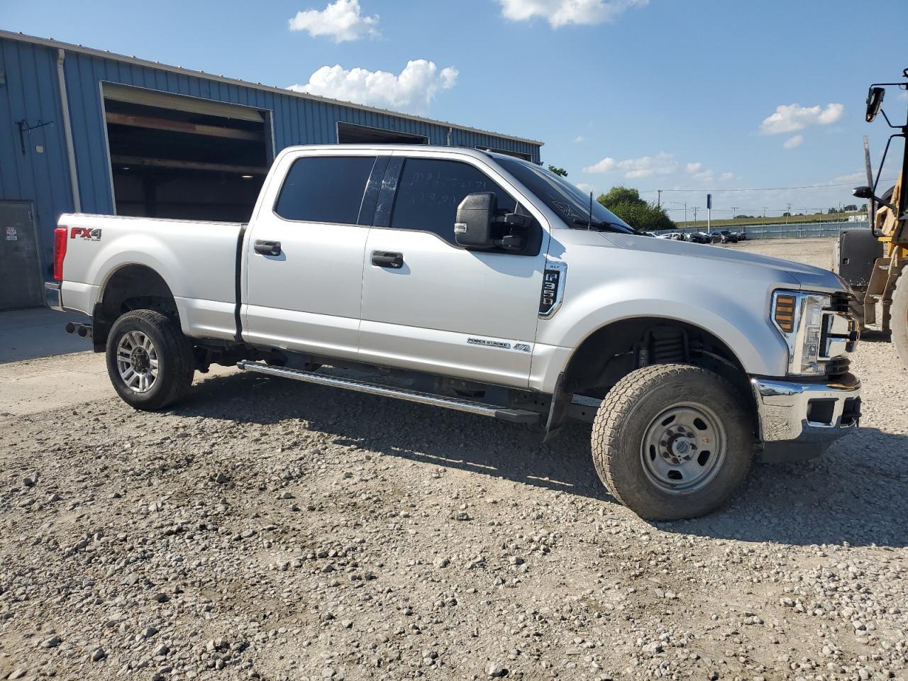 2017 Ford F350 Super Duty - Фото 4