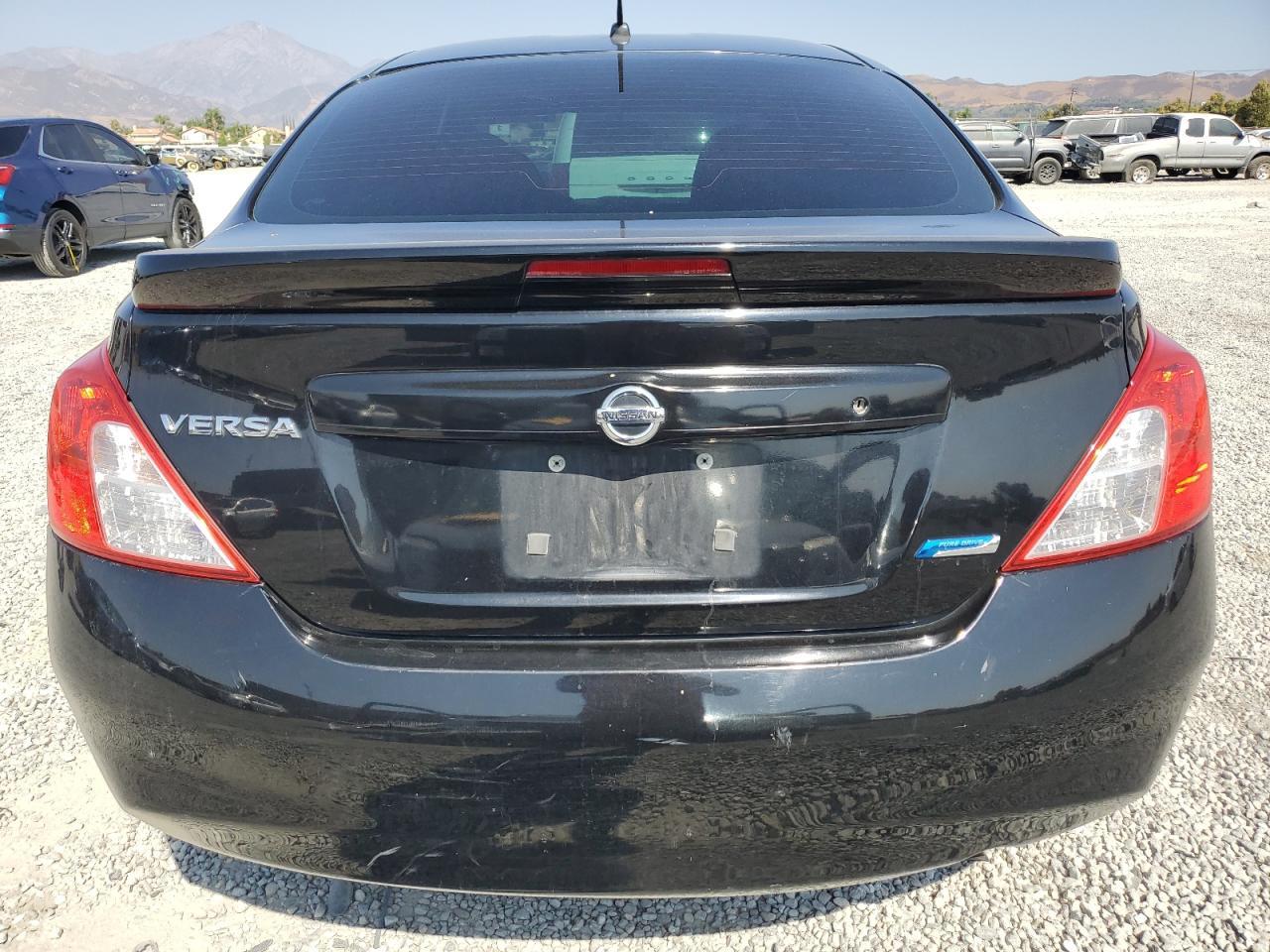 2014 Nissan Versa S - Фото 6