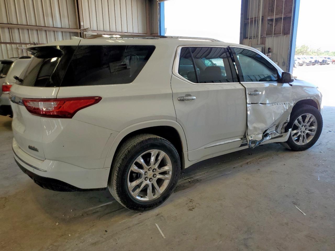 2020 Chevrolet Traverse High Country - Фото 3