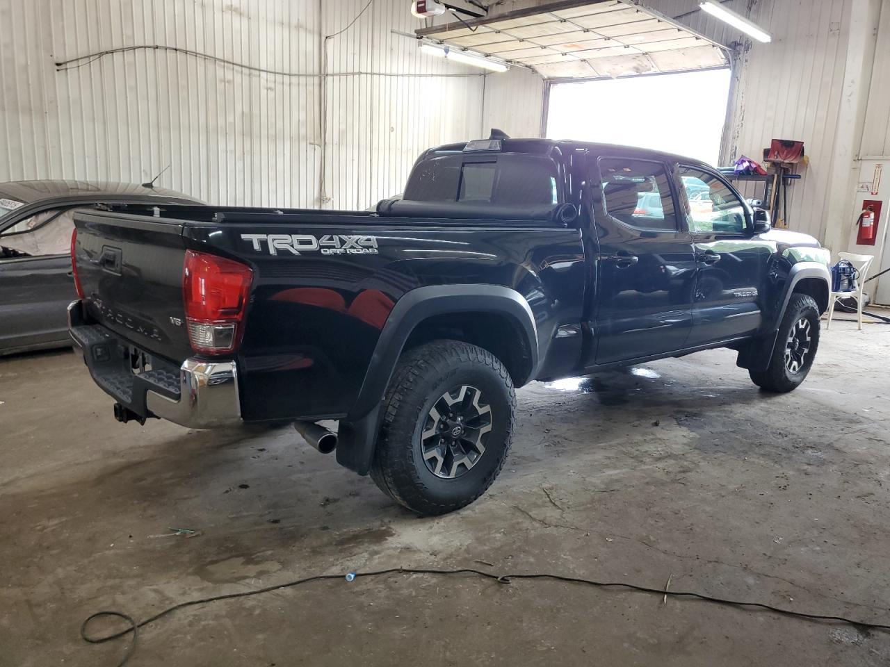 2017 Toyota Tacoma Double Cab - Фото 3