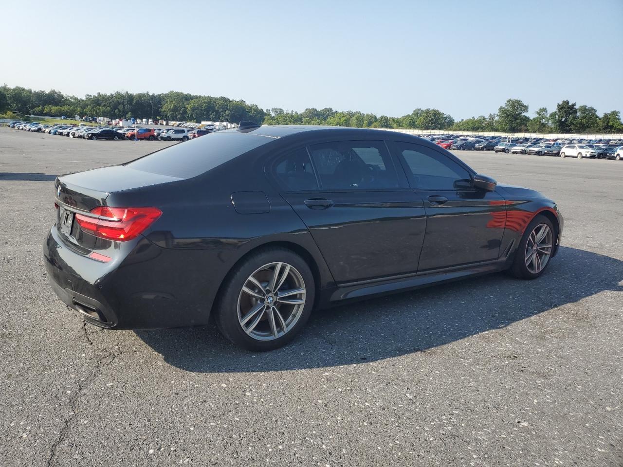 2019 BMW 740 Xi - Фото 3