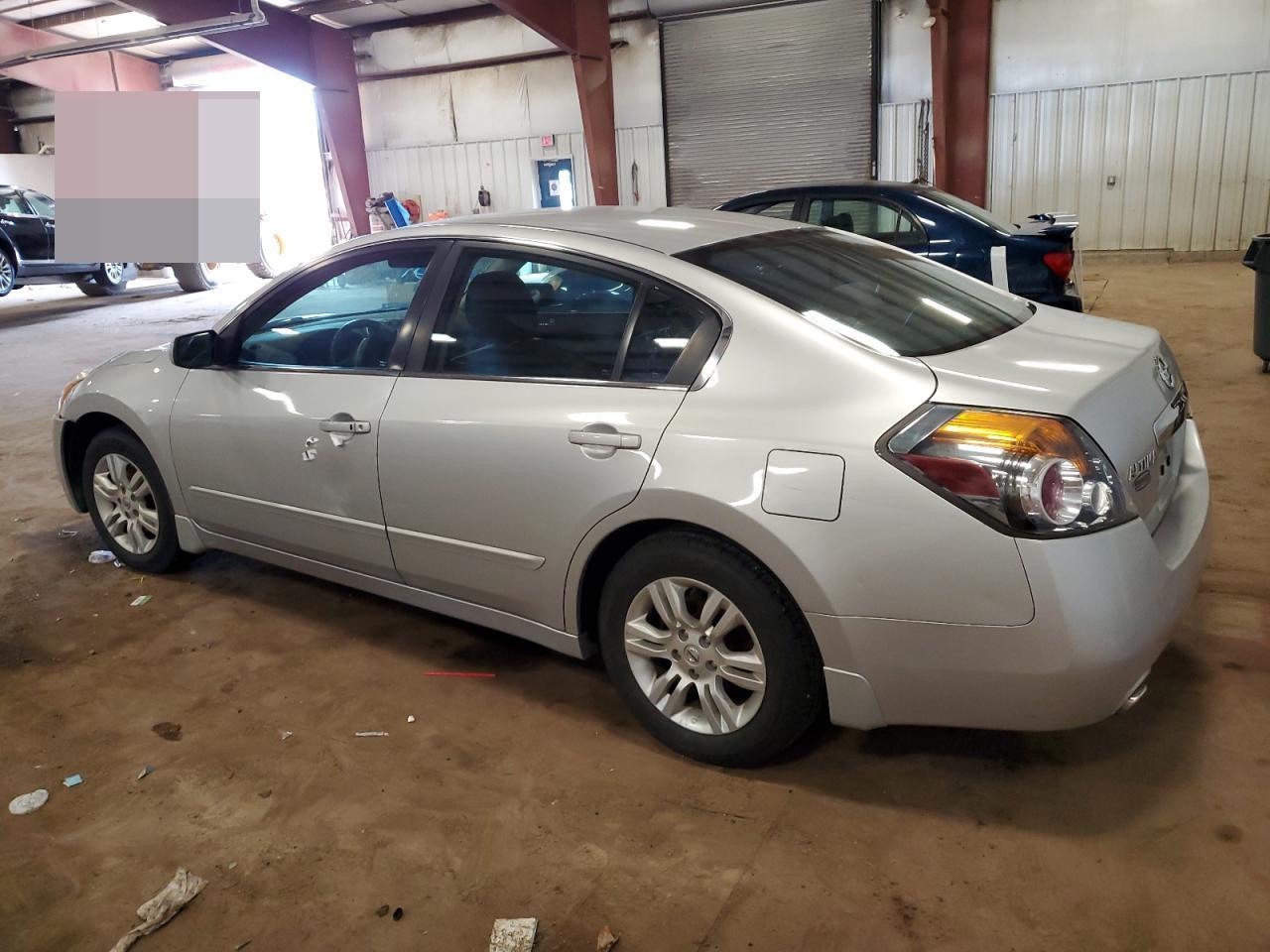 2010 Nissan Altima Base - Фото 2