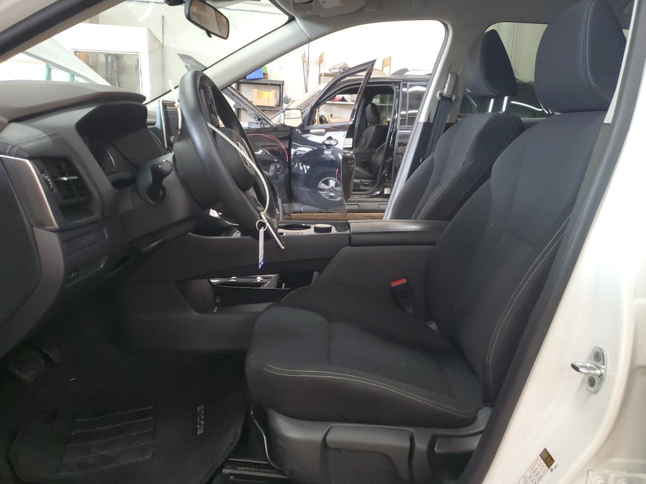 2023 Nissan Rogue S - Image 7