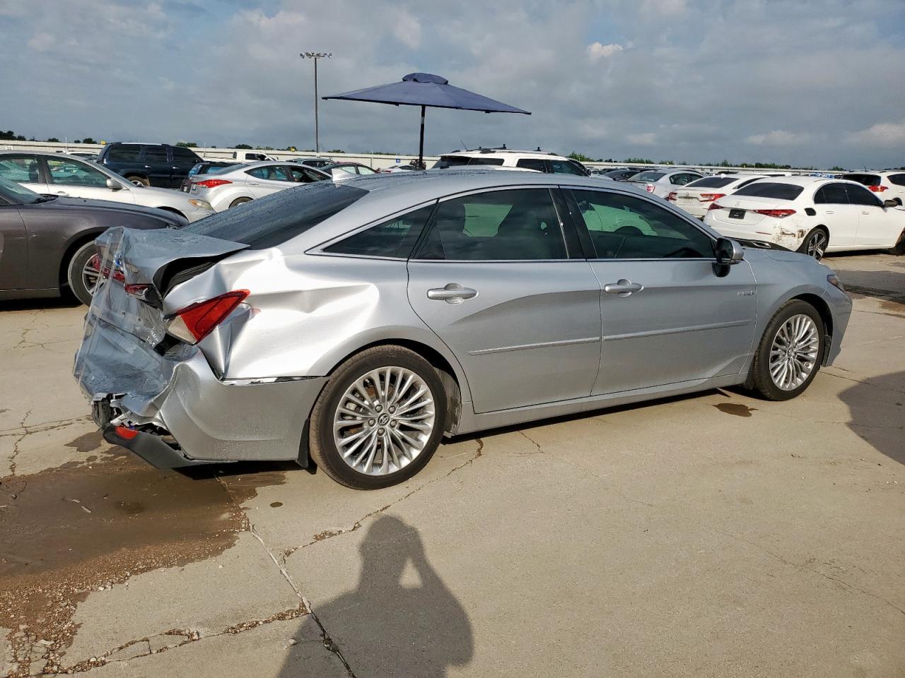 2019 Toyota Avalon Xle - Фото 3